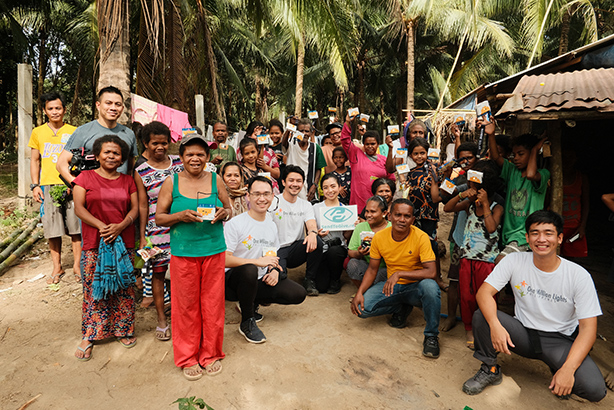 Photo of the SendToGive team and One Million Lights handing out solar lamps to rural communities in the Philippines.